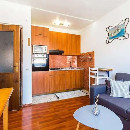 Apartment Ferienwohnung Fur 4 Personen Ca 35 Qm In Pula, Istrien Istrische Riviera - B60137 Pula