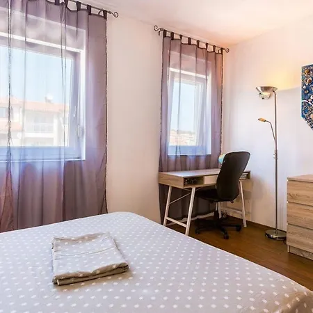 Apartment Ferienwohnung Fur 4 Personen Ca 35 Qm In Pula, Istrien Istrische Riviera - B60137 *